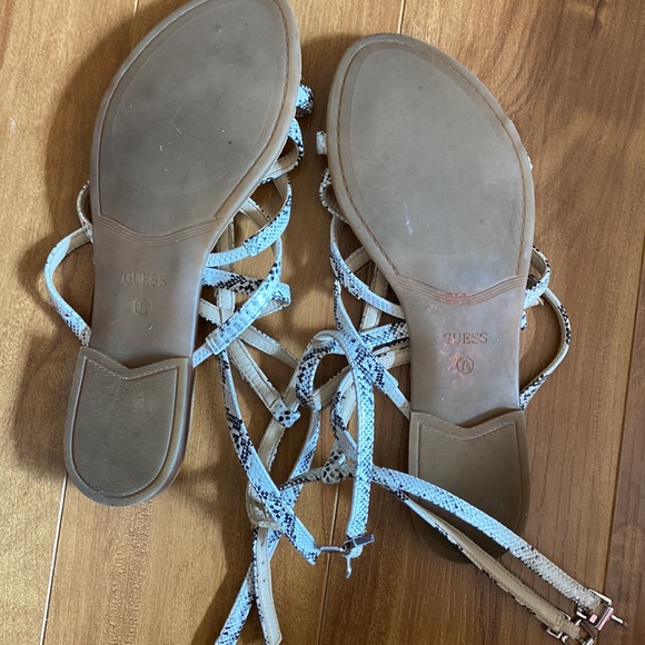 Snakeskin Guess Flat Sandal size 7 1/2 - Picture 5 of 5